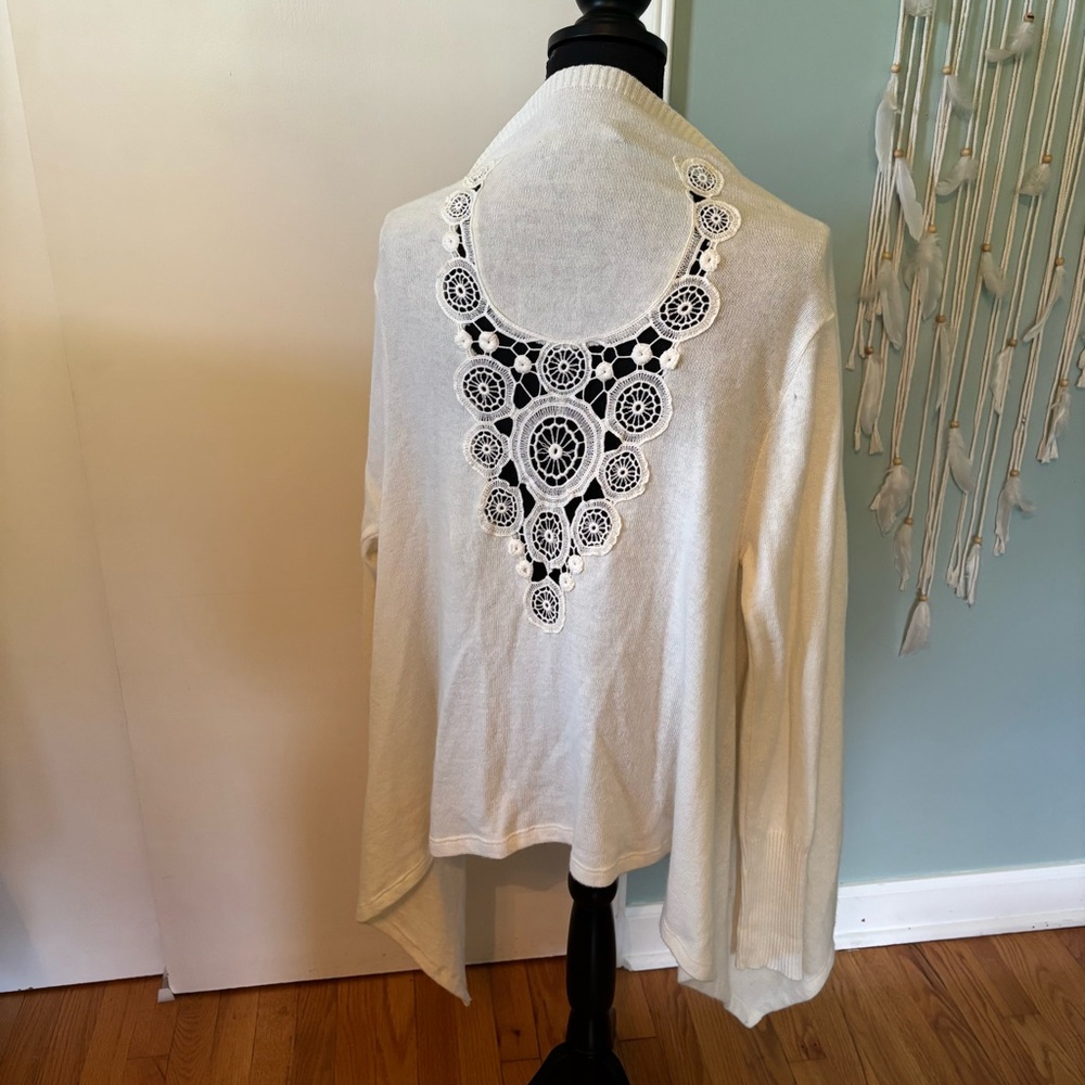 Lauren Vidal Elegant Cream Cardigan with Lace Detail size medium